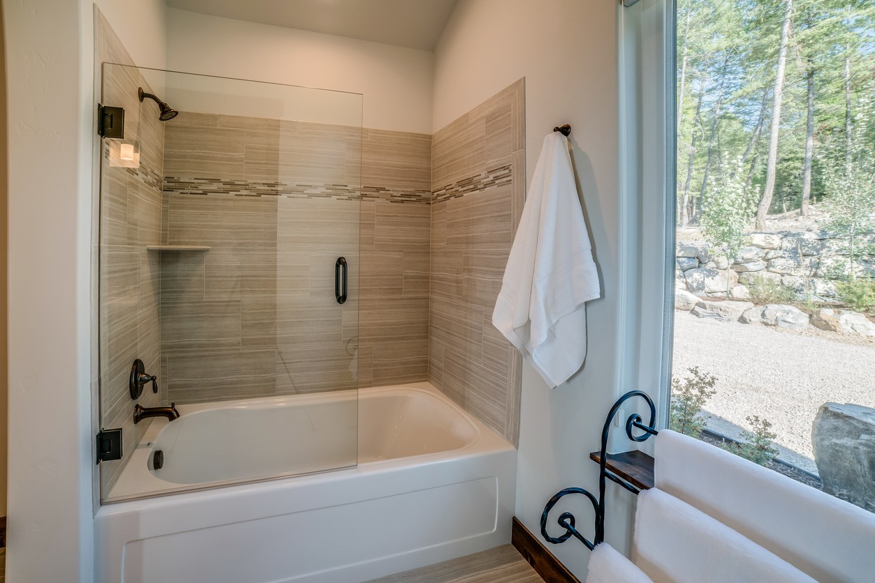 Shower & Tub Installation in Mountain City